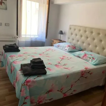 Apartment Modern & Authentic Maisonnette Nearby Castle & Public Parking & 5 Min Historic Centre Bosa
