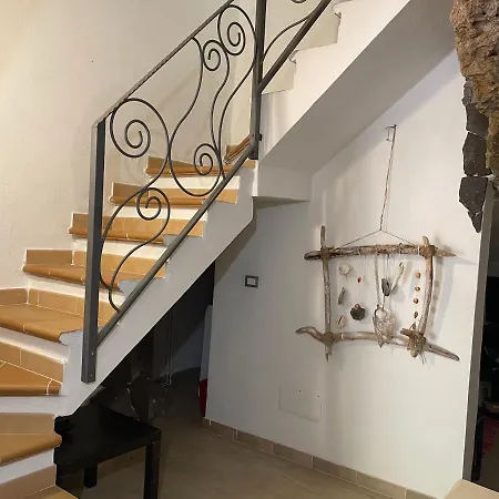 Modern & Authentic Maisonnette Nearby Castle & Public Parking & 5 Min Historic Centre Apartment